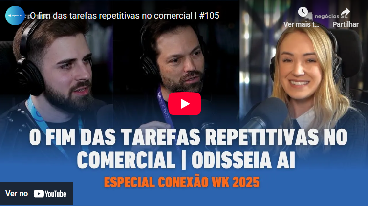 Assistente digital inteligente colaborando com equipe humana em ambiente de escritório moderno 