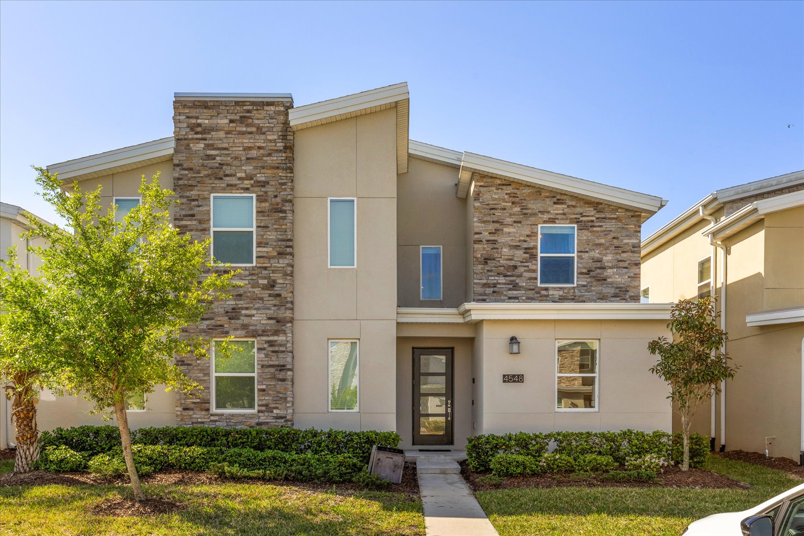 Fachada de casa de temporada em condomínio Storey Lake