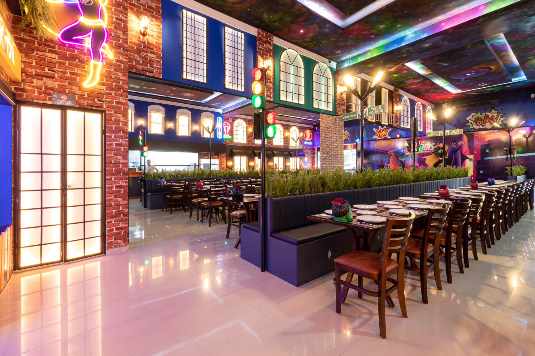 Pizza dos Super Heróis: restaurante temático com rodízio e brinquedos