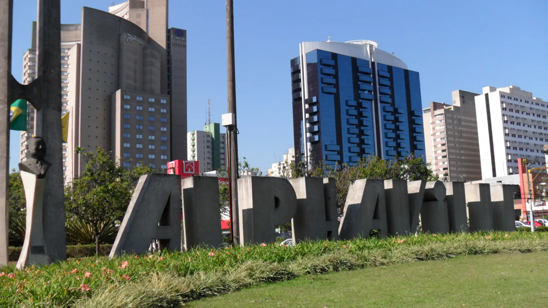 Construtora em Alphaville: o que todo lojista precisa saber antes de contratar