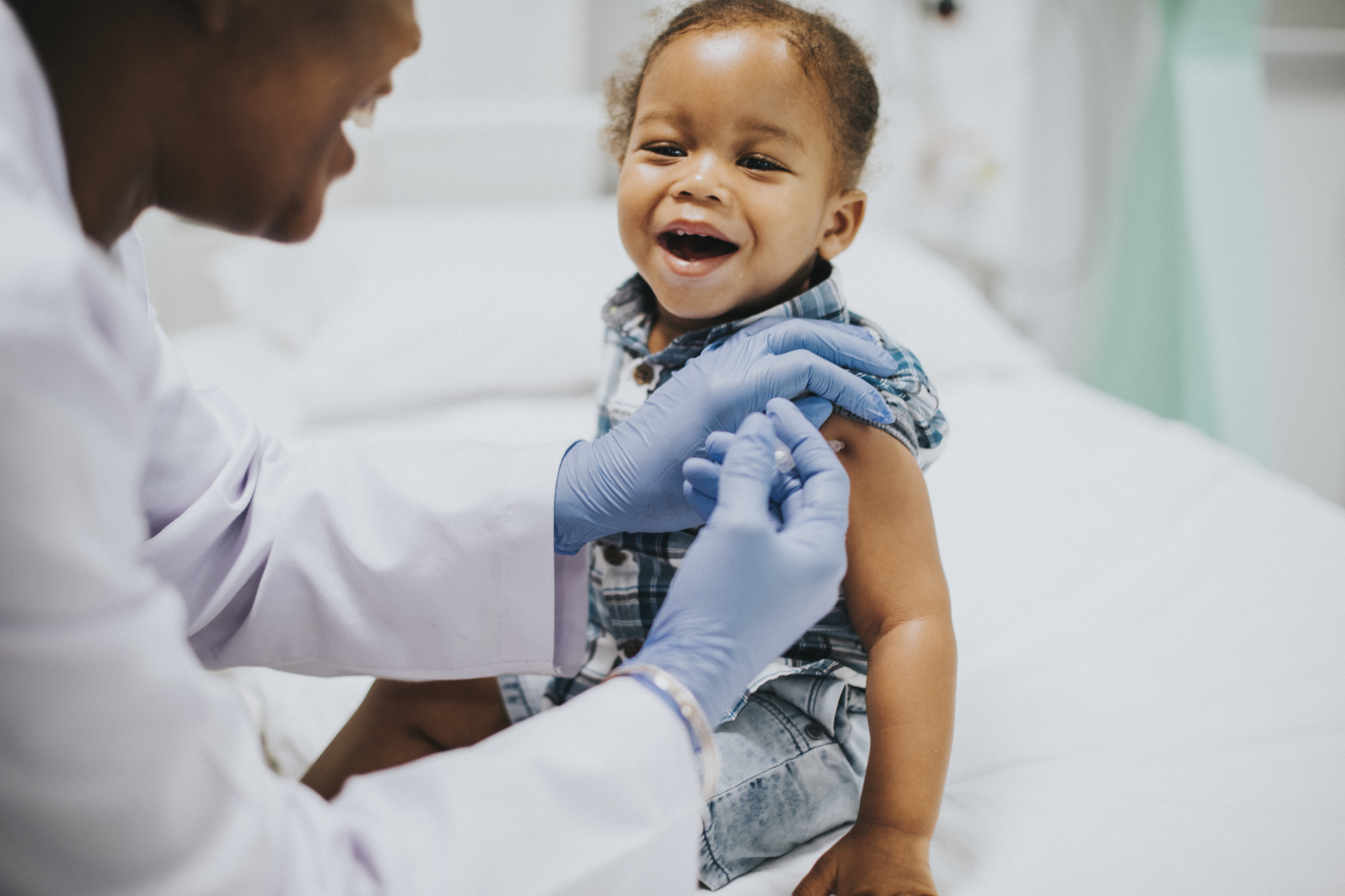 Vacina contra pneumonia e meningite começa a ser aplicada em Manaus, veja quem pode receber
